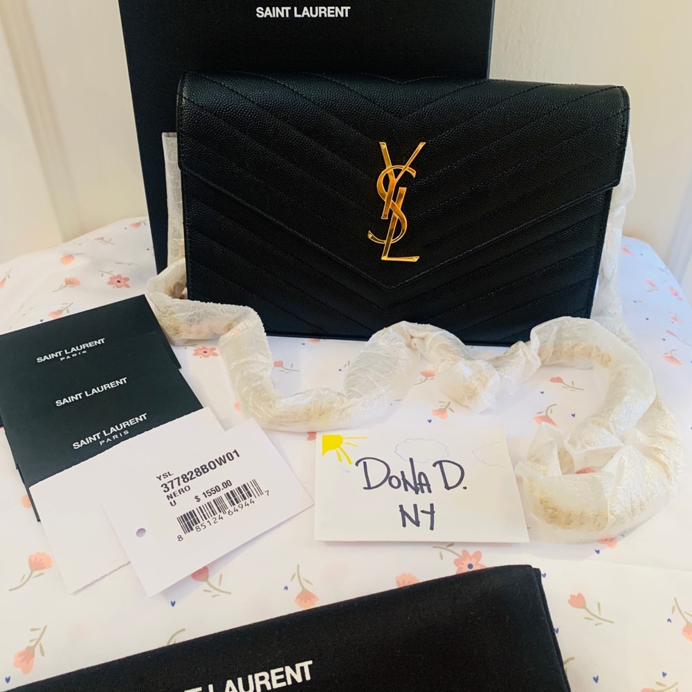 SOLD🔥SAINT LAURENT🔥💯 AUTHENTIC
Small YSL Envelope Flap Wallet on Chain